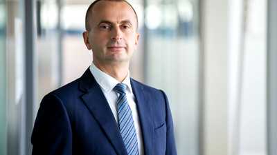 Foreign direct investment in Europe stalls amidst economic uncertainty, France remains top destination for investors