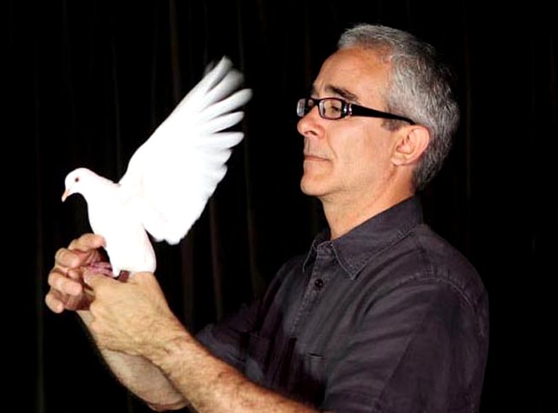 Write angle Daniel Mordzinski taking portraits of the authors